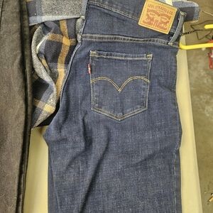 Levi's Women's Classic Straight Dark Blue Jeans